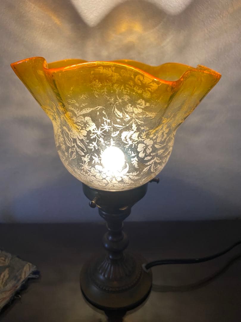 英国　アンティーク　エッチング　　ボタニカルな草花模様　ペンダント灯具