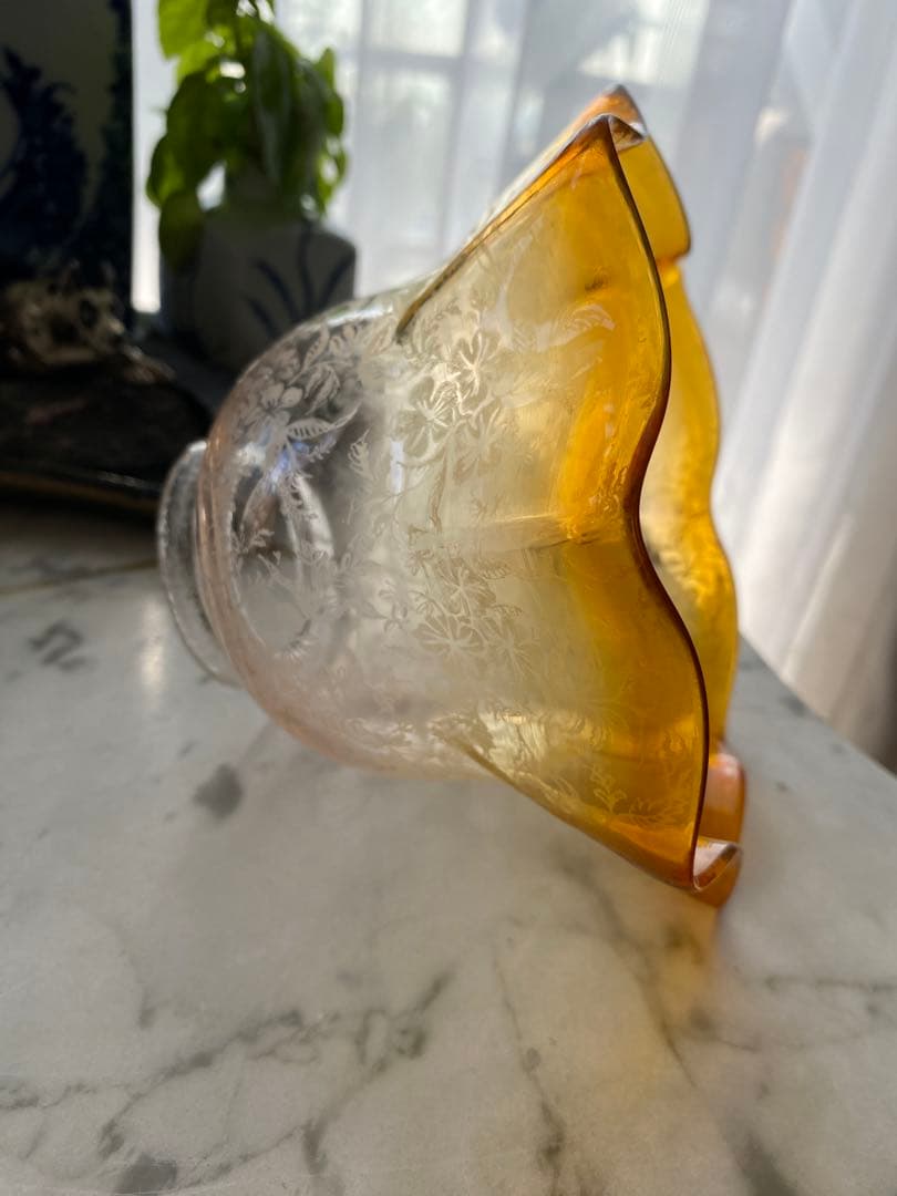 英国　アンティーク　エッチング　　ボタニカルな草花模様　ペンダント灯具