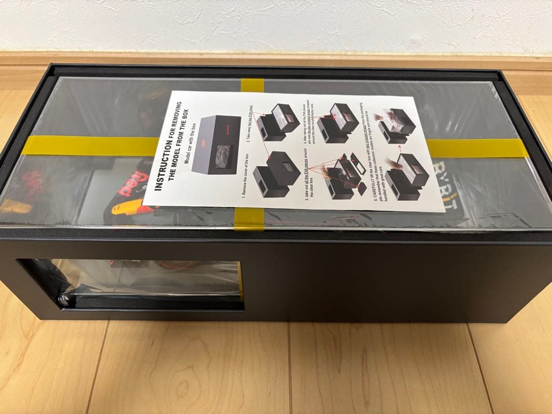 ミニカー spark RB18 No.1 MAXVERSTAPPEN 1/18