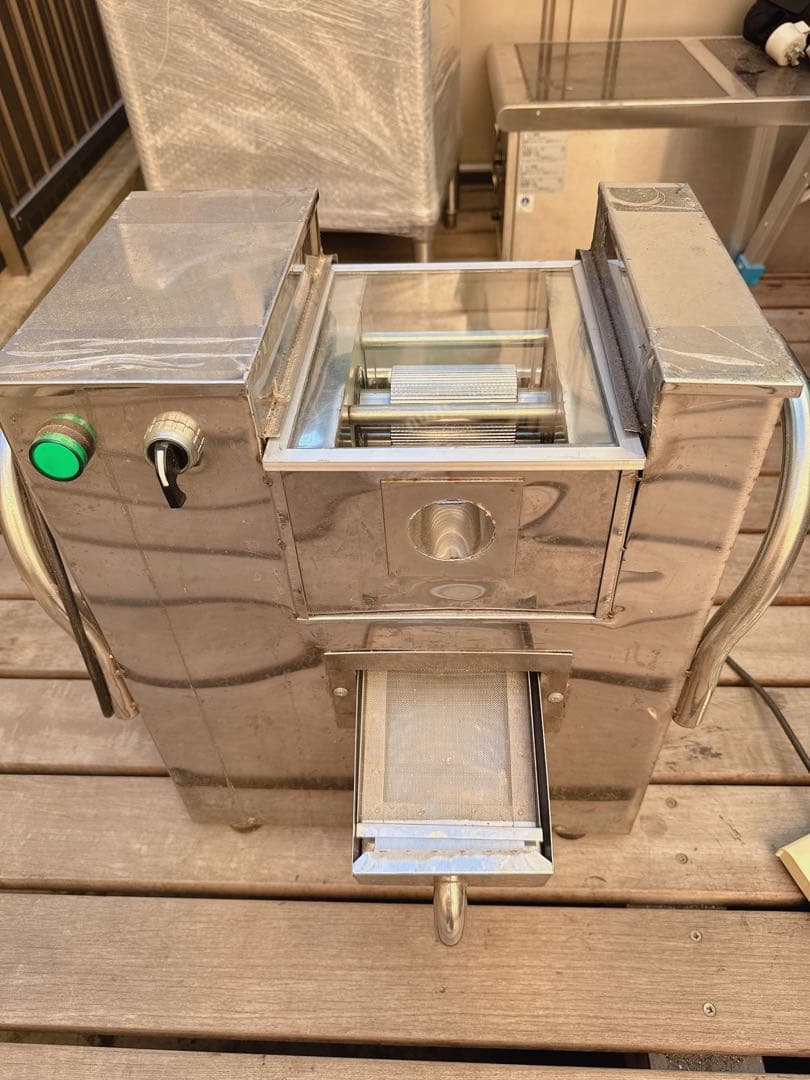 業務用 電動式 サトウキビジュースマシン サトウキビジューサー機サトウキビ搾汁機