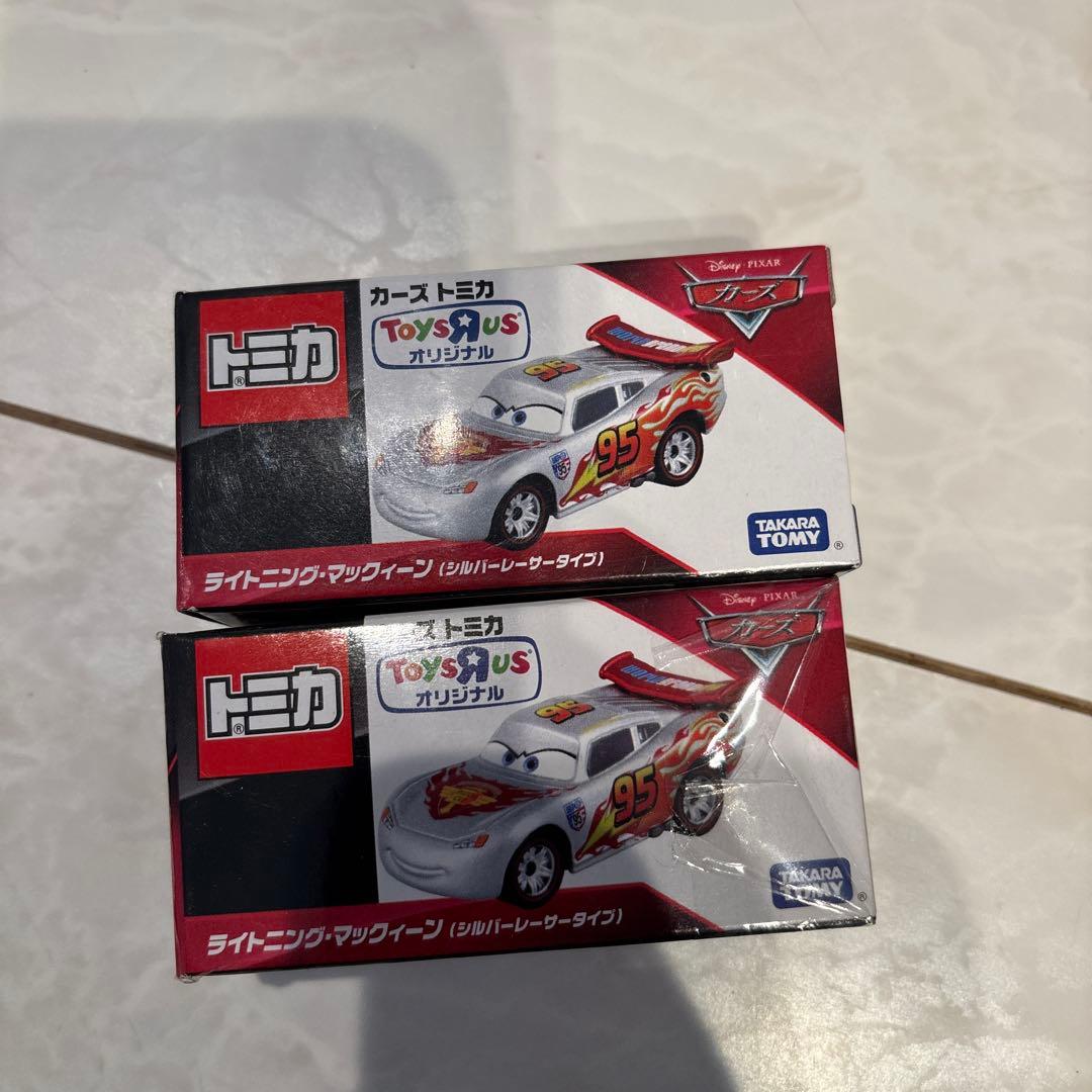 カーズ　トミカ　シルバーレーサータイプ