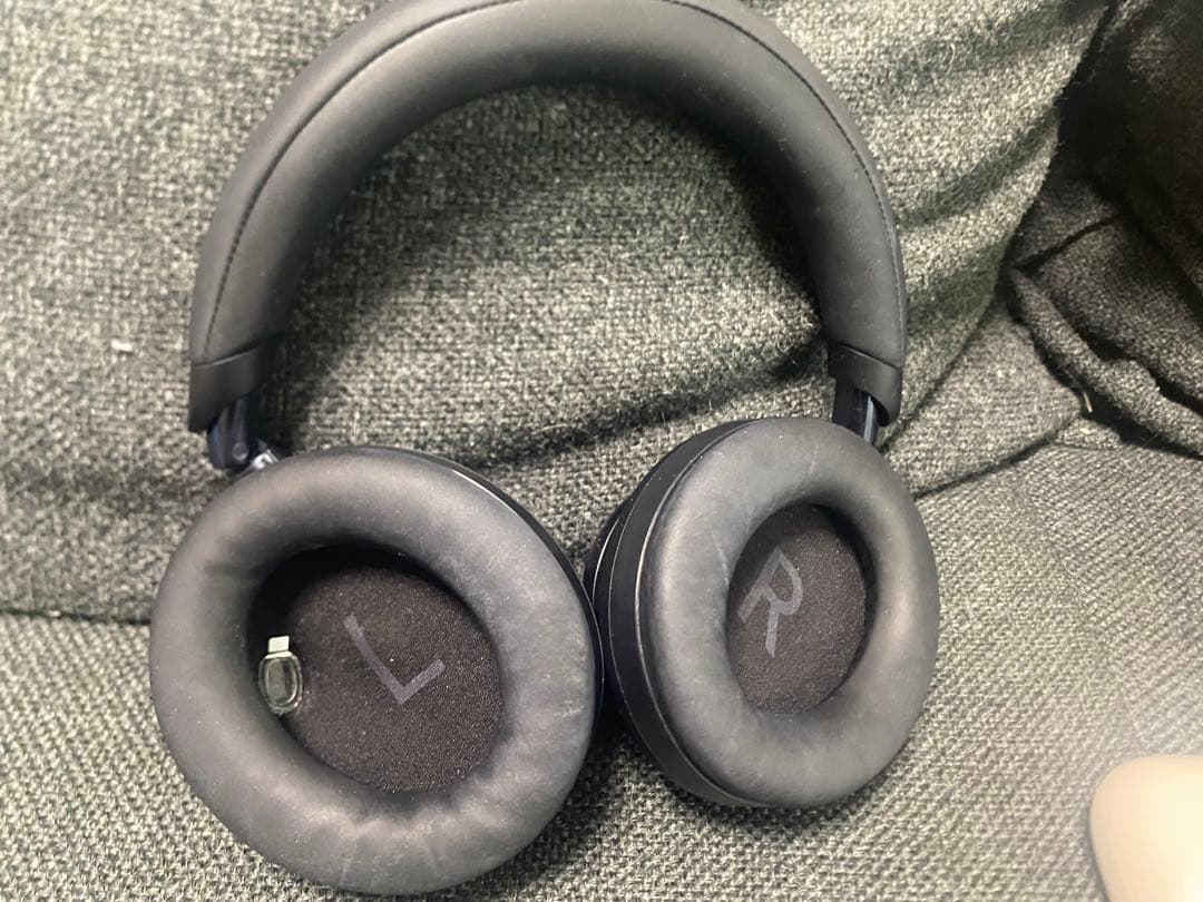 Anker イヤホン　ヘッドフォン