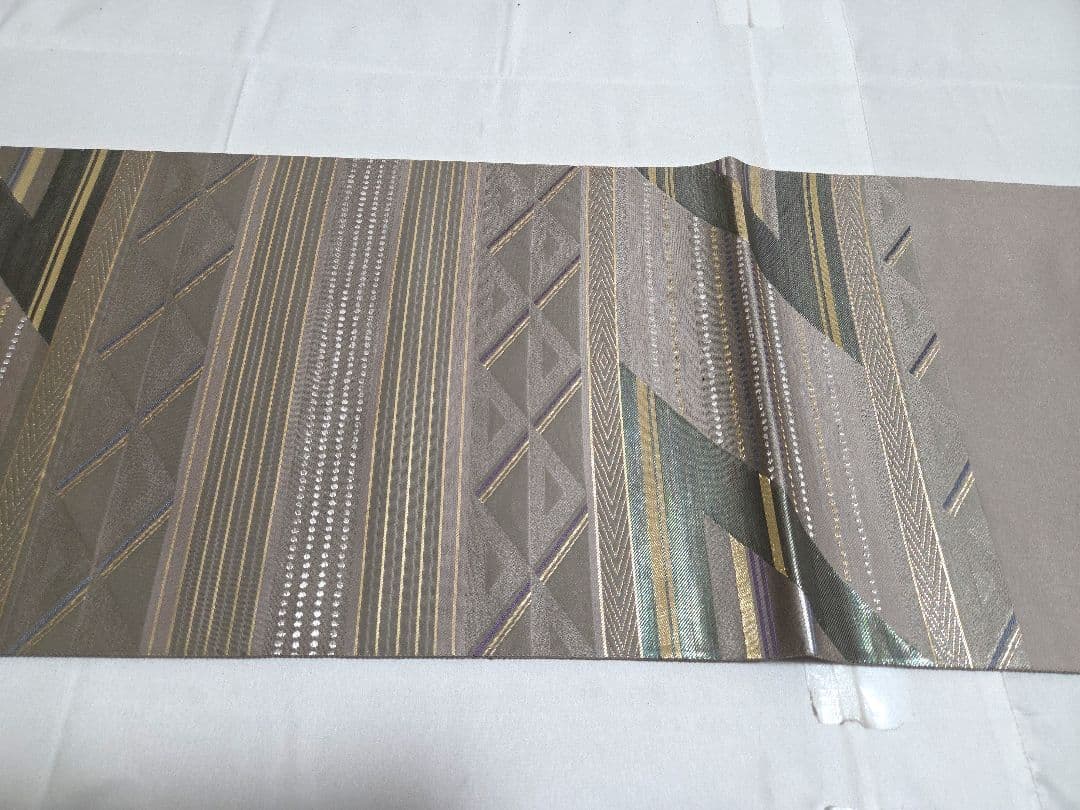 A5 美品 西陣織 山勝織物 幾何学模様 金糸 六通 正絹 フォーマルな袋帯