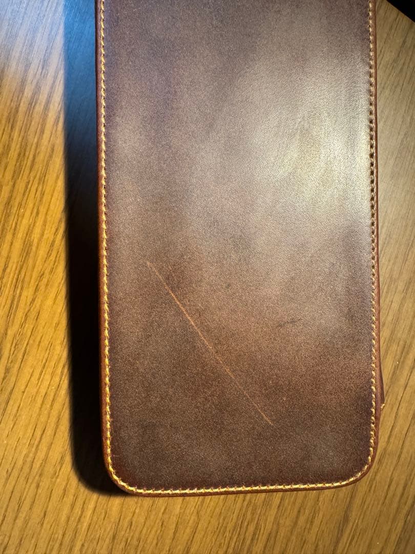 バハギア　ラウンドジップペンケース　クレイジーホース　ダークブラウン