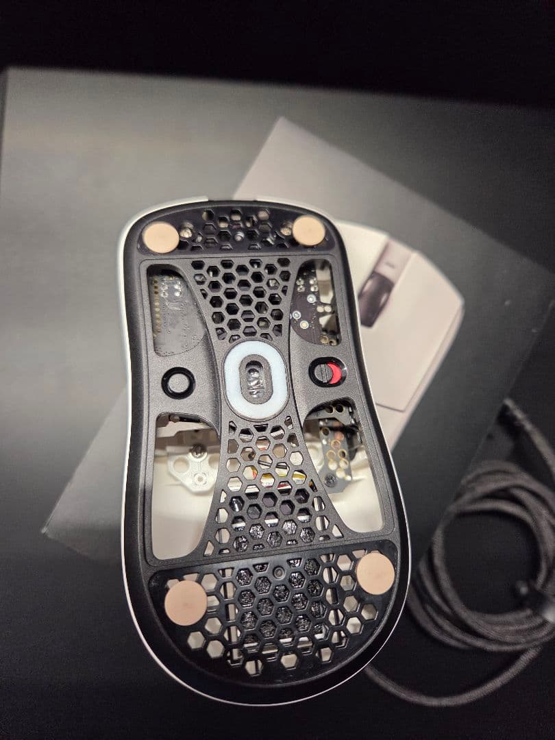 HITSCAN hyperlight white　ゲーミングマウス