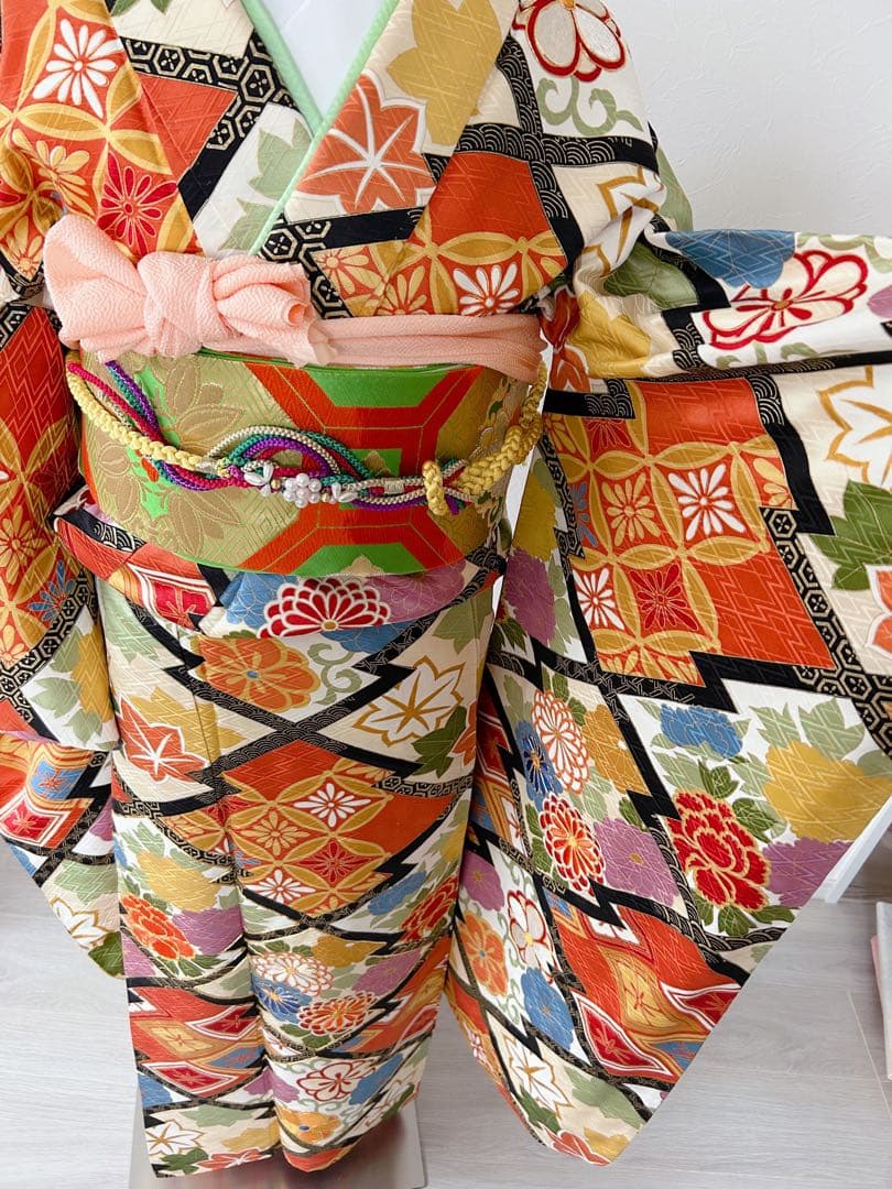 美品　正絹振袖フルセット　古典柄　豪華　金刺繍　金彩