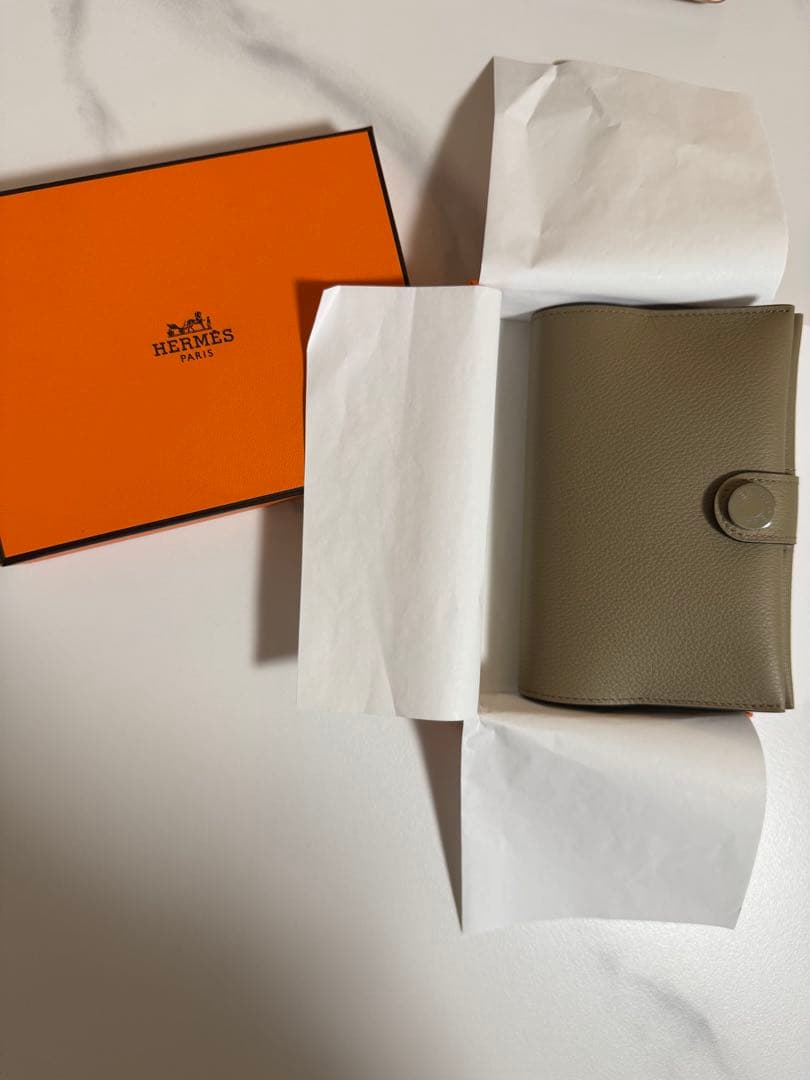 HERMES R.M.S パスポートケース　ベージュ