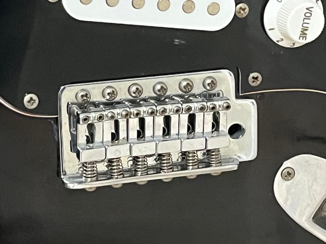 ストラトキャスタータイプ　ブラック(未使用弦6本セット付き)