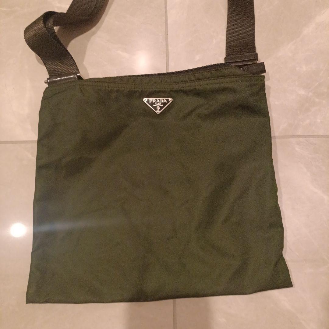 最終お値下げ　PRADA カーキ　ナイロンショルダーバッグ