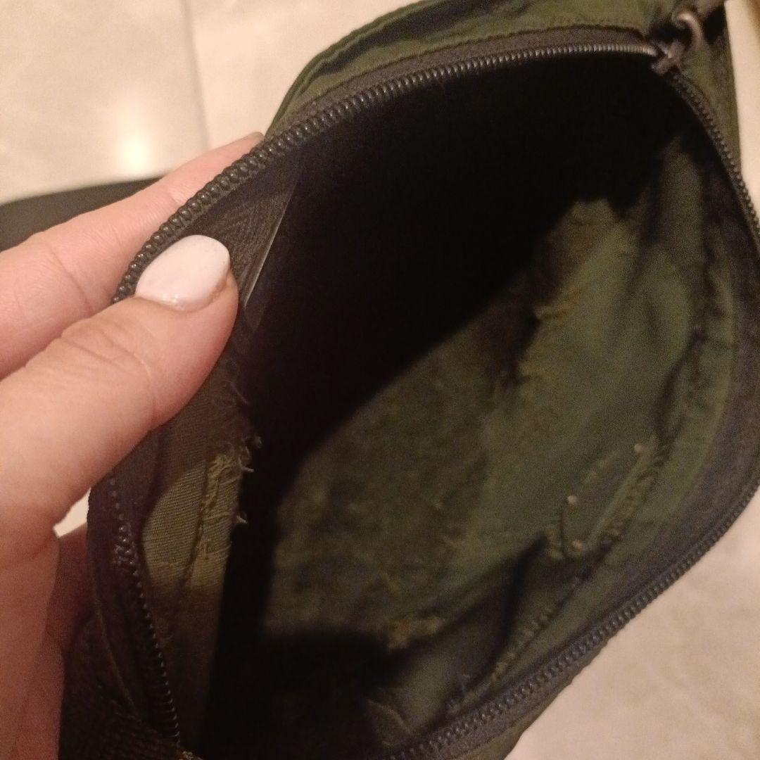 最終お値下げ　PRADA カーキ　ナイロンショルダーバッグ