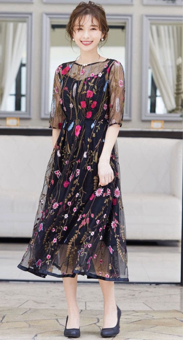 ニアナ niana ヴィンテージ風フラワー刺繍ドレス 結婚式ワンピース