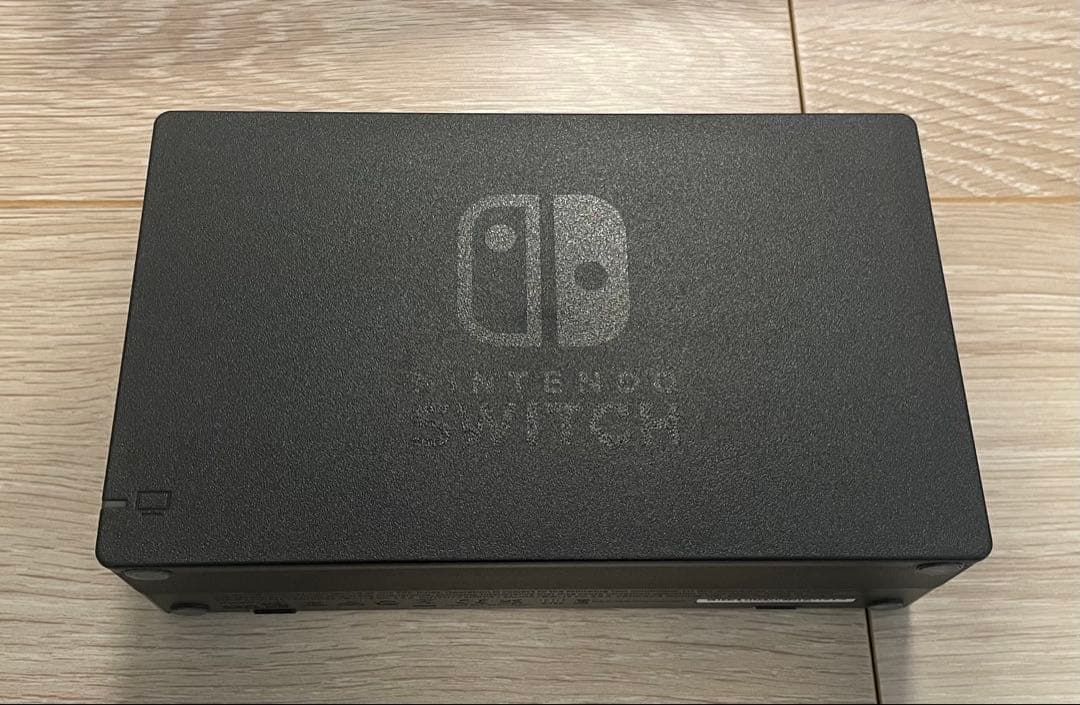 Nintendo Switch + Joy-Con + ポーチ +ソフト2点