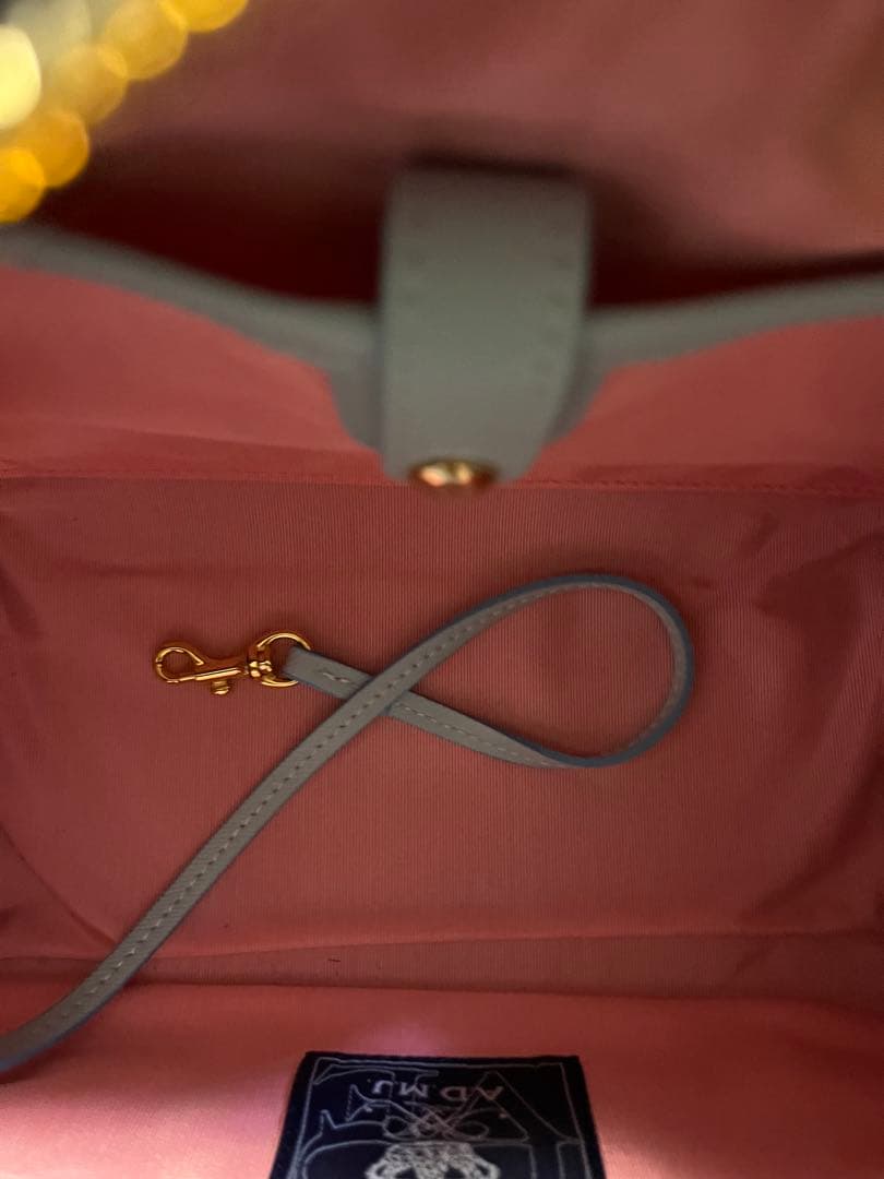 A.D.M.J. ショルダーバッグ牛革シュリンク型押しクロスボディバッグ