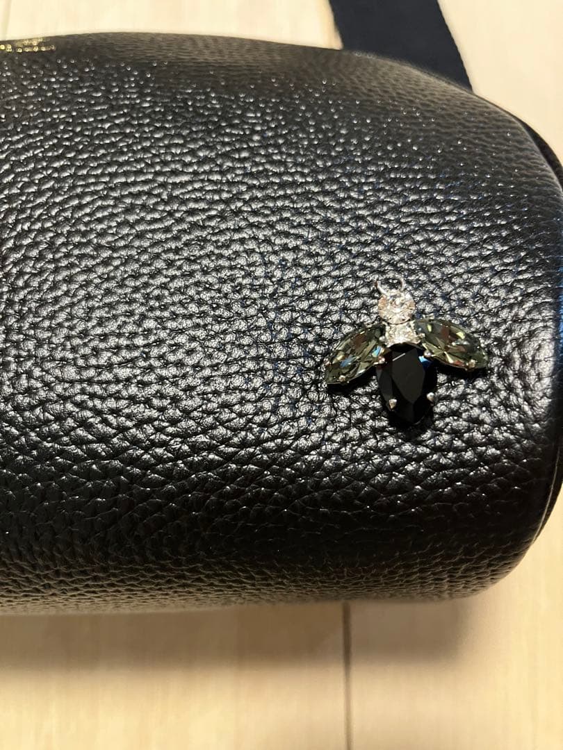 A.D.M.J. ショルダーバッグ牛革シュリンク型押しクロスボディバッグ