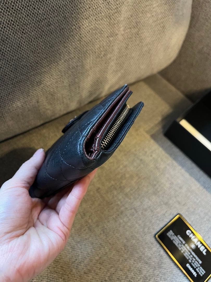 CHANEL マトラッセ　財布　コンパクト　二つ折り　ブラック　ラムスキン