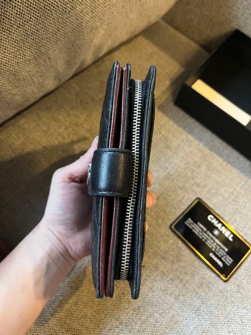 CHANEL マトラッセ　財布　コンパクト　二つ折り　ブラック　ラムスキン