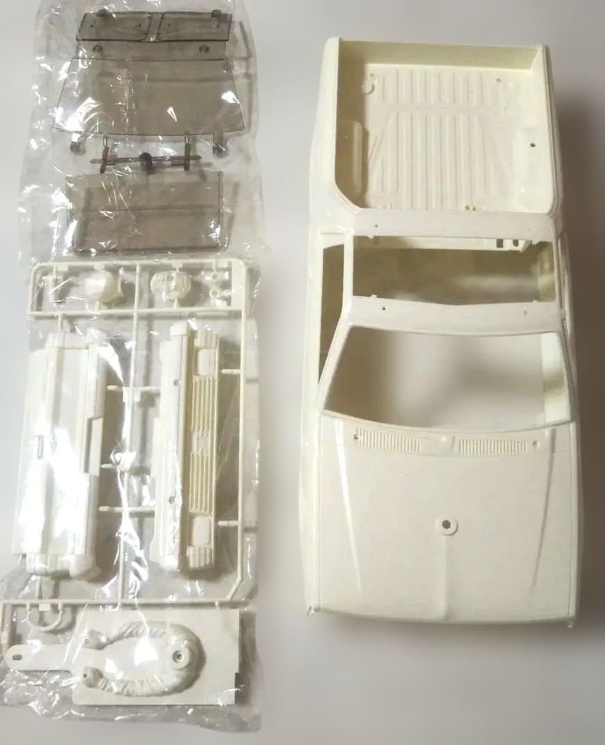 完品⬛️未組立⬛️小鹿タミヤマッドブラスター 電動ラジコンボディパーツセット