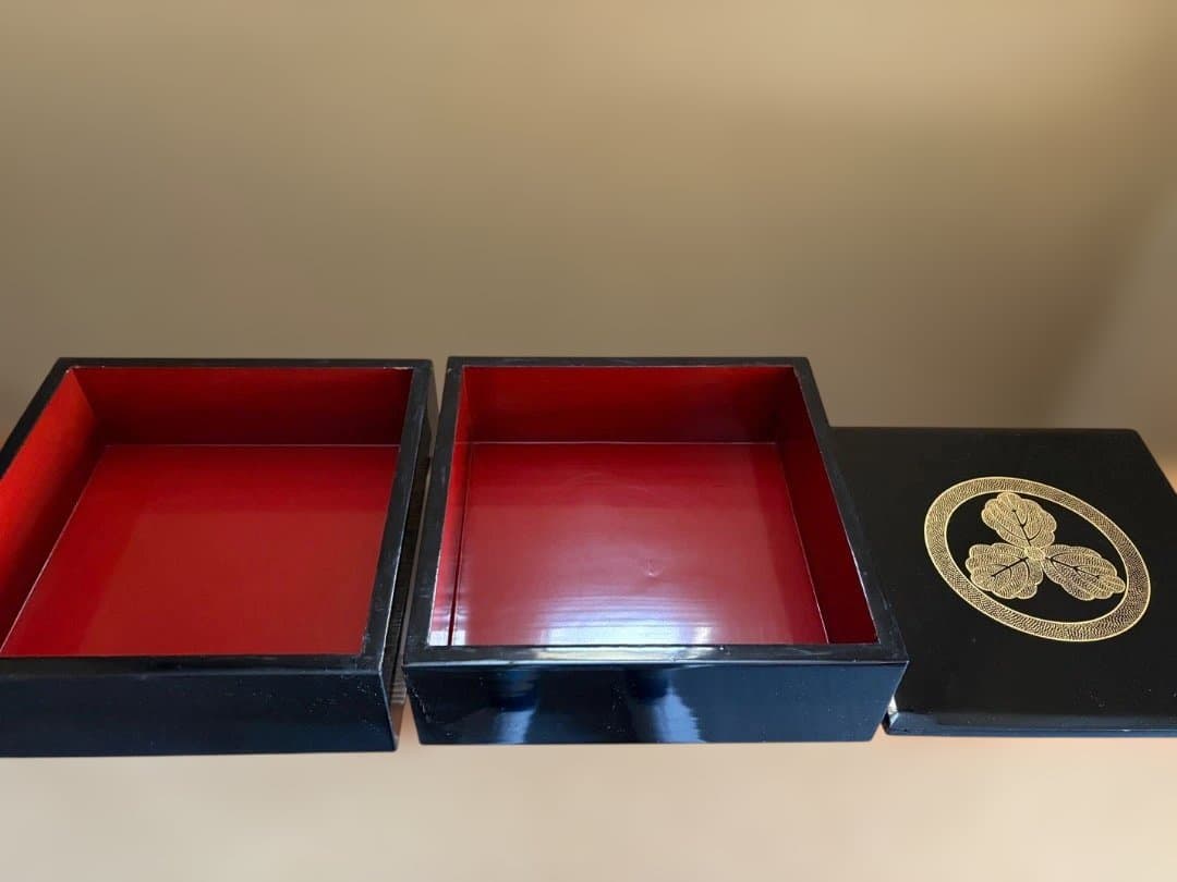 木製本漆　黒赤2段重箱 金色蒔絵　昭和レトロ