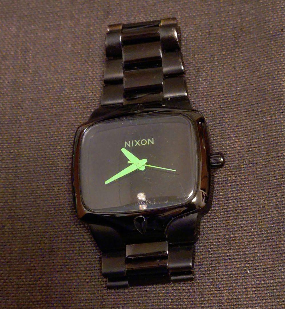ア29/NIXONブラッククォーツ腕時計ムラサキスポーツ100店舗記念限定モデル