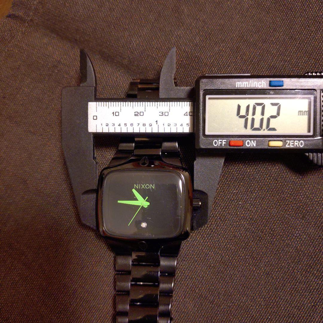 ア29/NIXONブラッククォーツ腕時計ムラサキスポーツ100店舗記念限定モデル