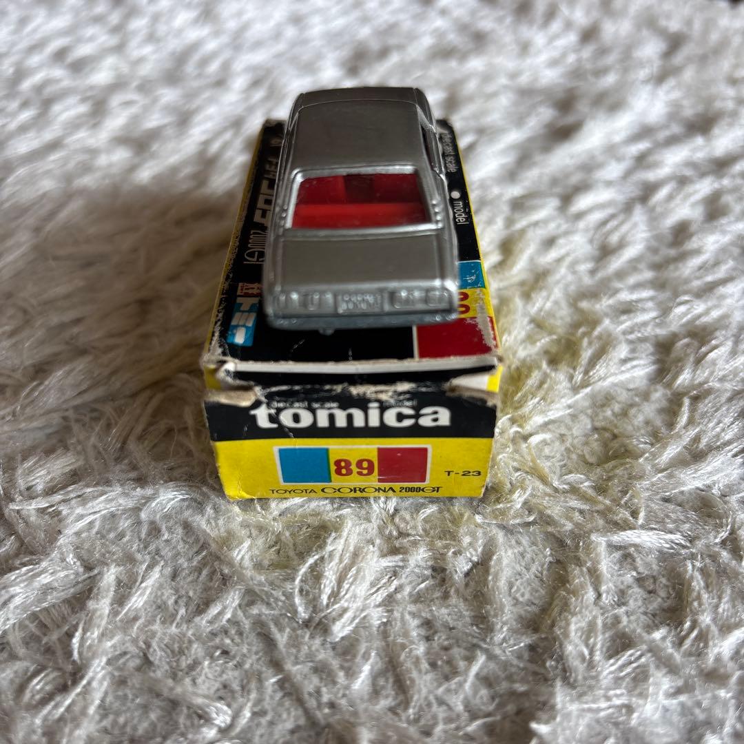 トミカ黒箱89　トヨタ　コロナ　2000GT シルバー