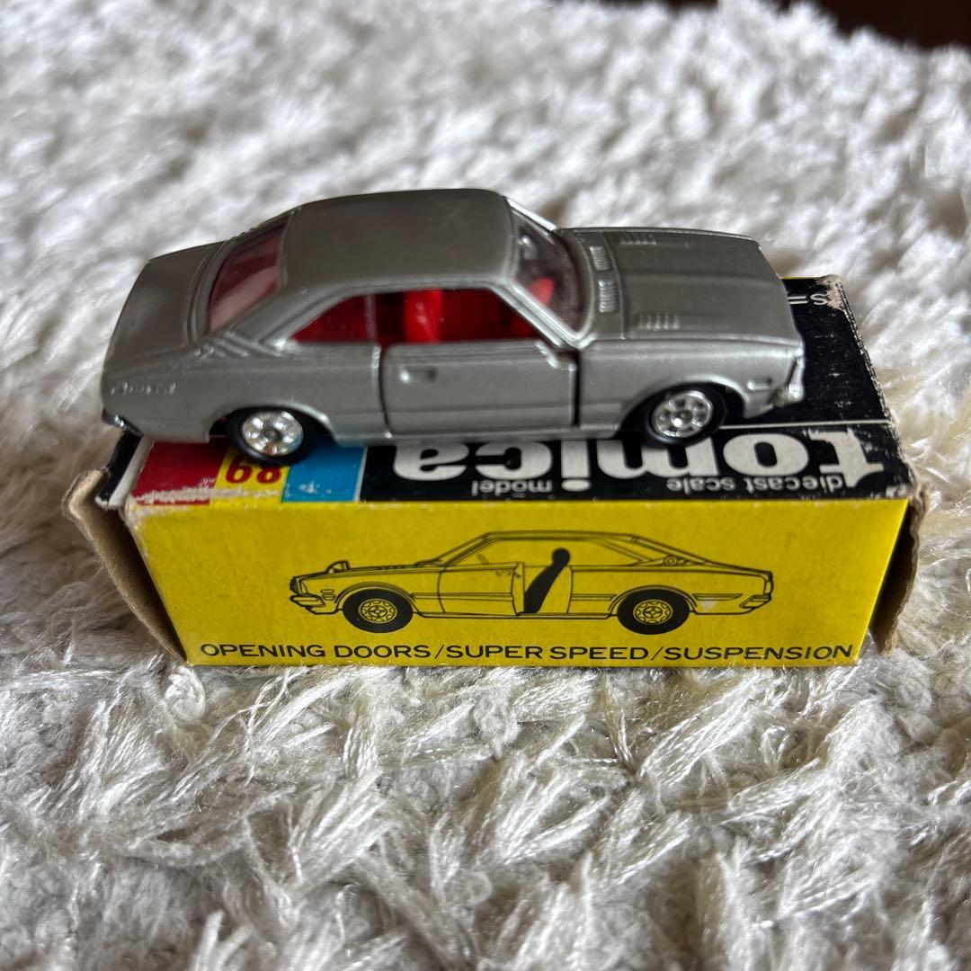 トミカ黒箱89　トヨタ　コロナ　2000GT シルバー