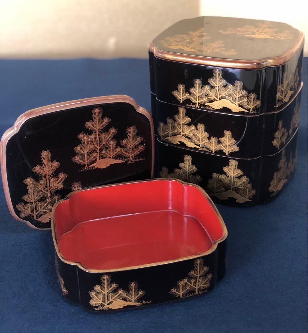 《レ》黒内朱 若松蒔絵 四段重 替蓋付 木製漆器 木箱 時代 251117え2