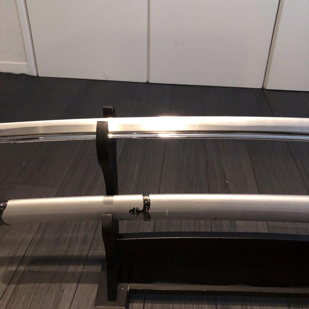 高級模造刀　銀鞘　居合刀　樋入り刀身　白拵え　亜合金刀身　名刀　刀袋付き