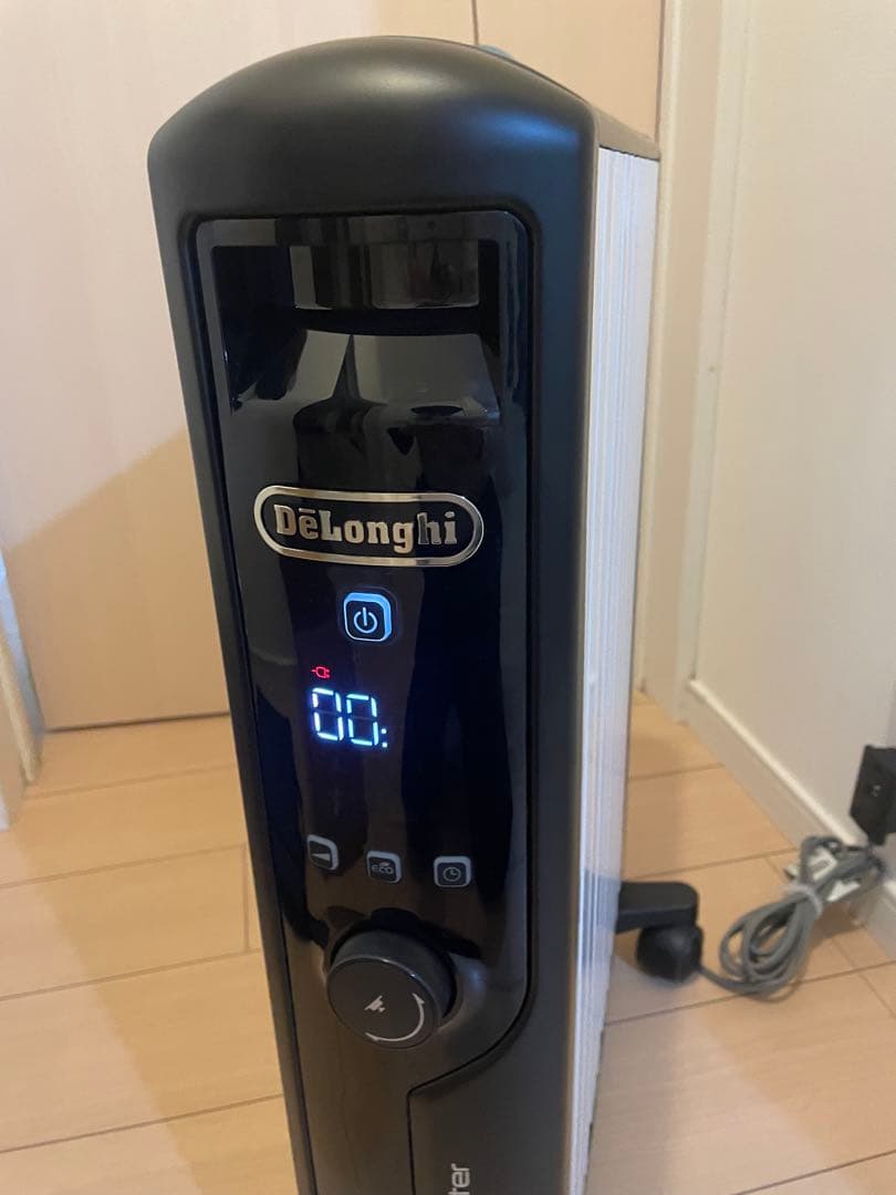 【極美品 】デロンギ オイルヒーターMDHU15-BKマルチダイナミックヒーター