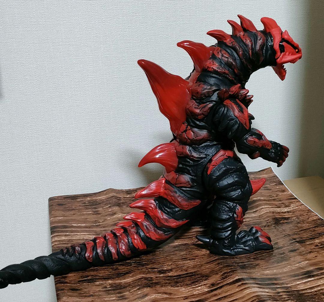 LINGDONG グルジオボーン 怪獣 ウルトラマン フィギュア