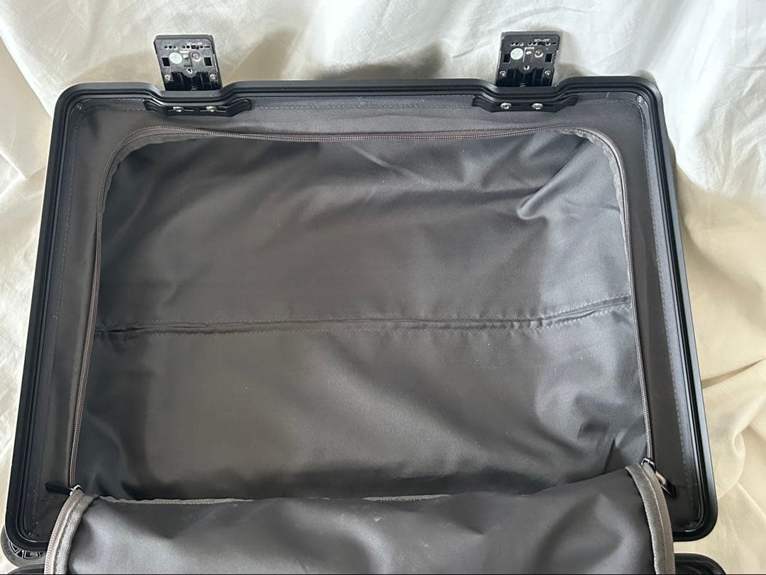 リベティ キャリーケースUSBポート付 ドリンクホルダー フロントオープン S