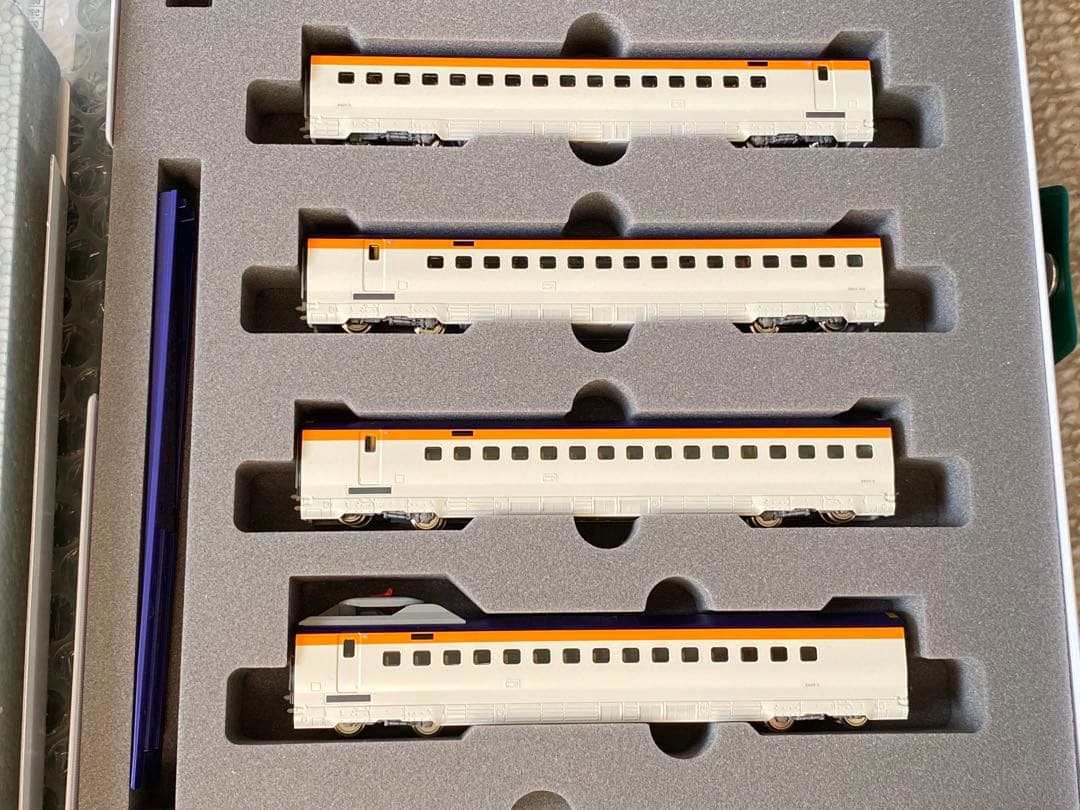 KATO カトー　10-2050,2051　E8系 山形新幹線つばさ ７両セット