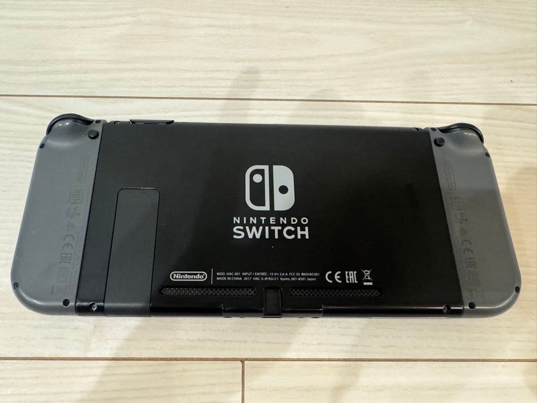 Nintendo Switch 本体 / Joy-Con(LR) グレー