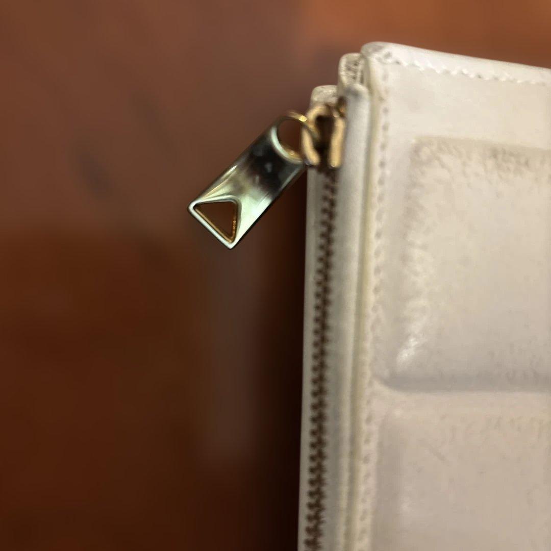BOTTEGA VENETA 二つ折り財布 ホワイト