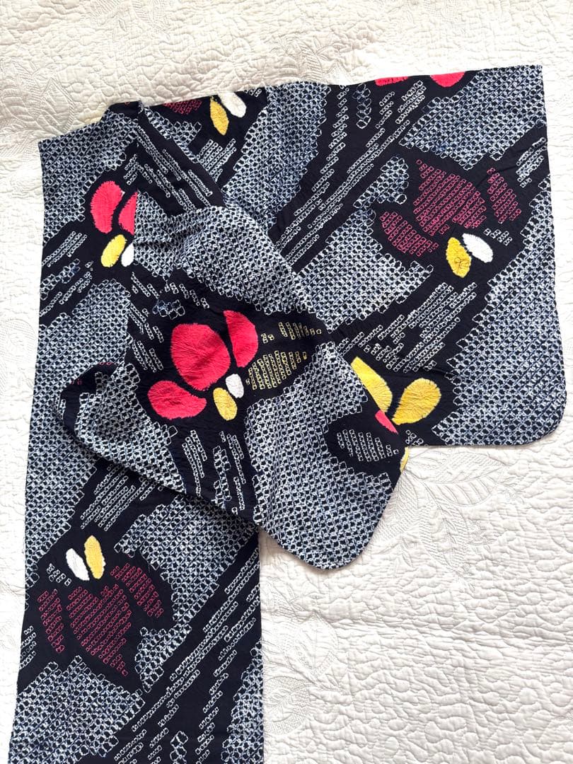 粋な大人の浴衣 高身長の方にも ◆ 有松絞り 舞花文 華麗な洋花の柄