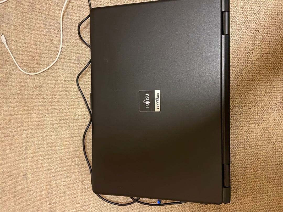 富士通製ノートPC FMV-A8280