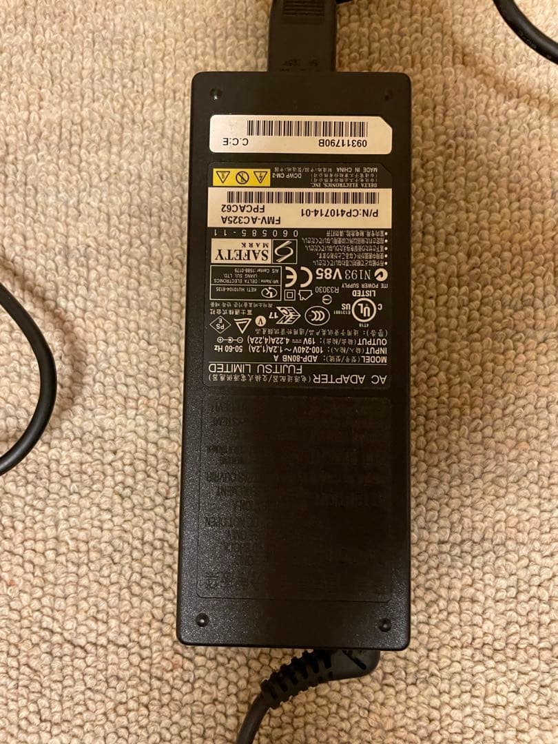 富士通製ノートPC FMV-A8280