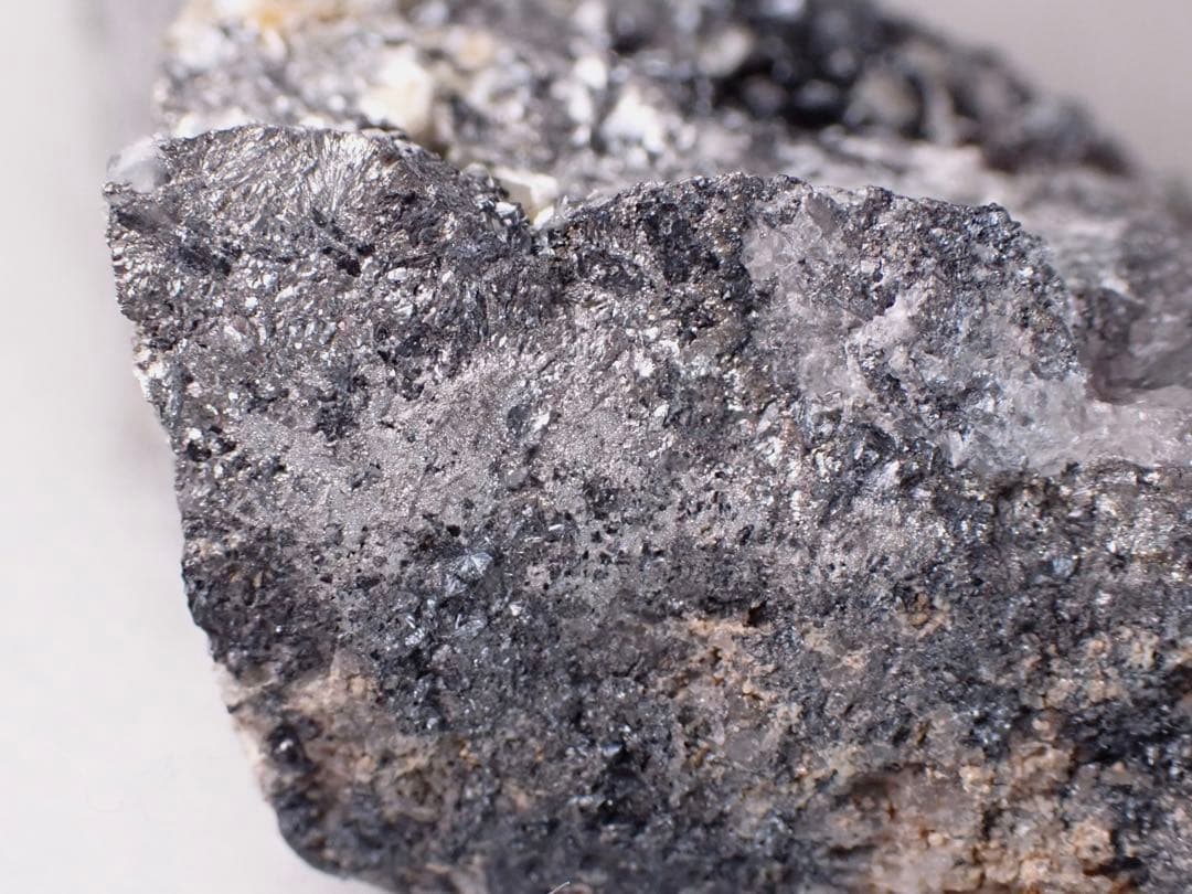 紅安鉱、自然アンチモン他　カナダ