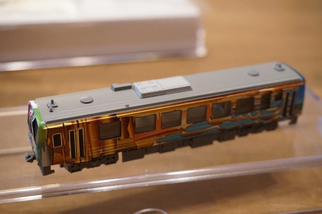 TOMIX製 キハ120系　美祢線　「美祢号ラッピング車両」　M車