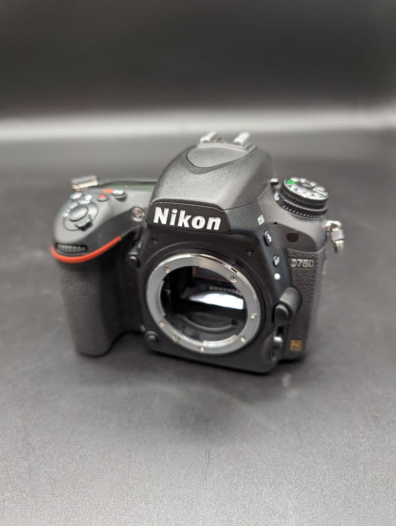 【美品・動作確認済】Nikon D750 ボディ MB-D16
