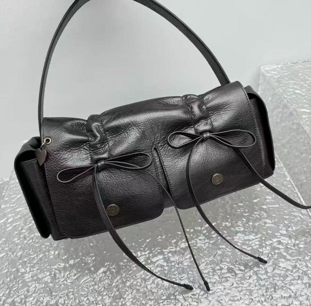 Acne Studios ブラックショルダーバッグ