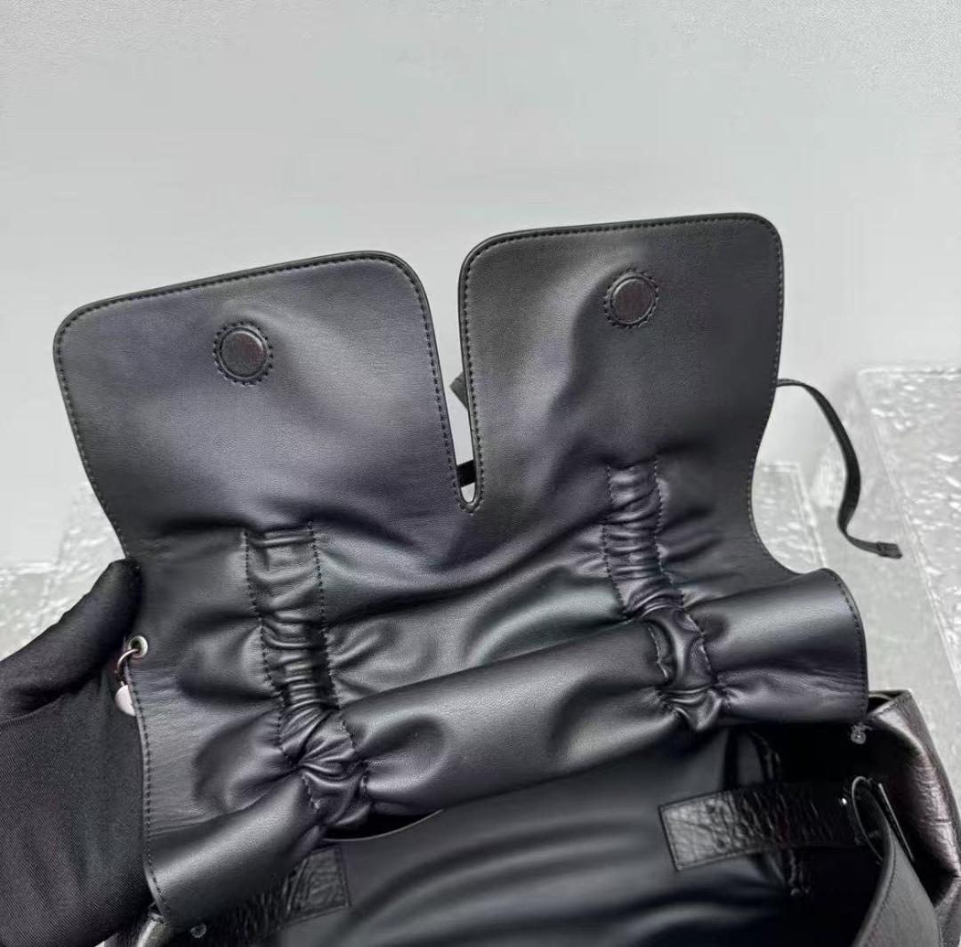 Acne Studios ブラックショルダーバッグ