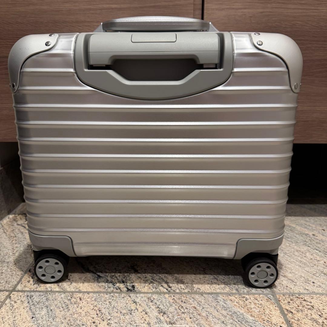 木製人のフリマ 【美品】生涯保証　リモワ　オリジナル　コンパクト