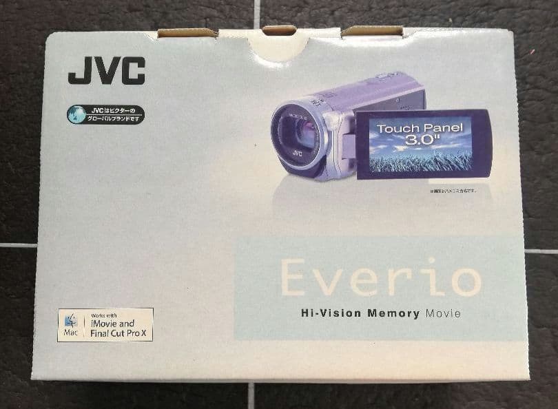 JVC Everio GZ-E565-R　未使用品