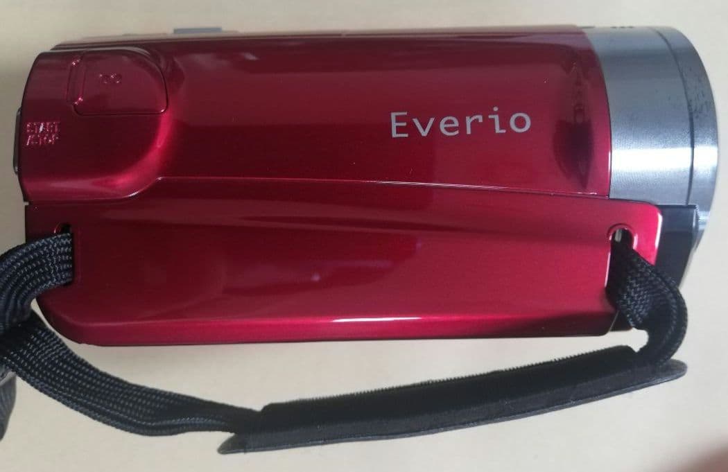 JVC Everio GZ-E565-R　未使用品
