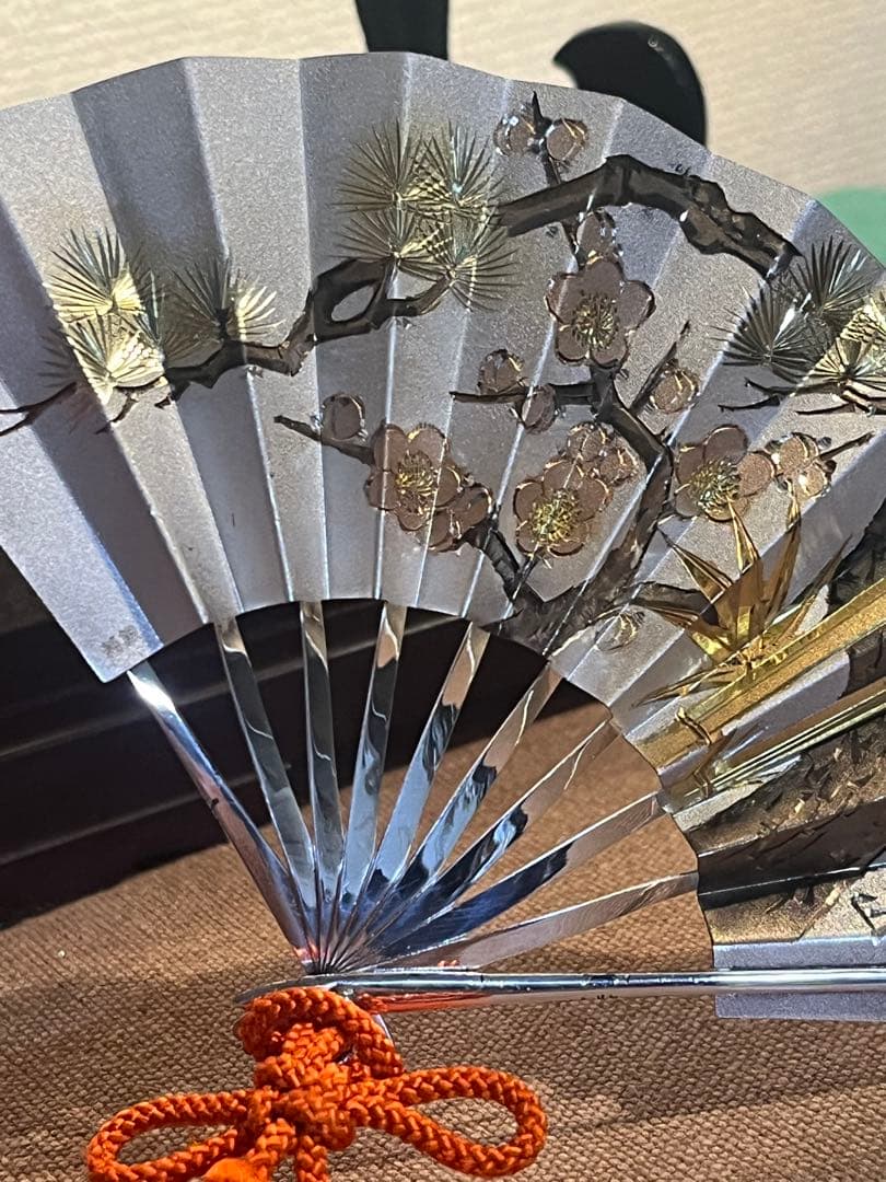 雲山作松梅扇子　扇　ガラスケース付き