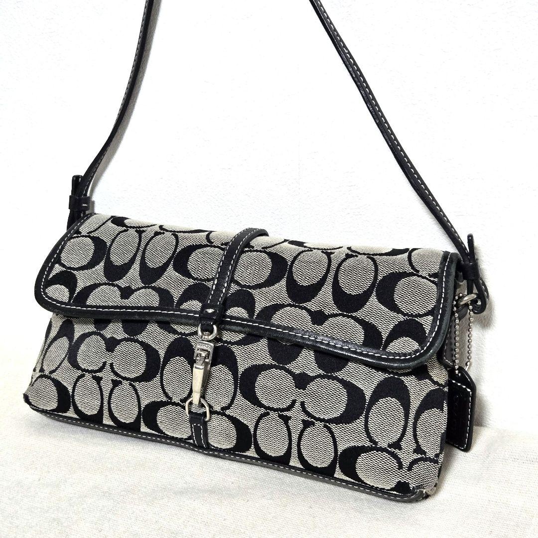 COACHアクセサリーポーチ シグネチャー柄キャンバス 　コーチワンショルダー