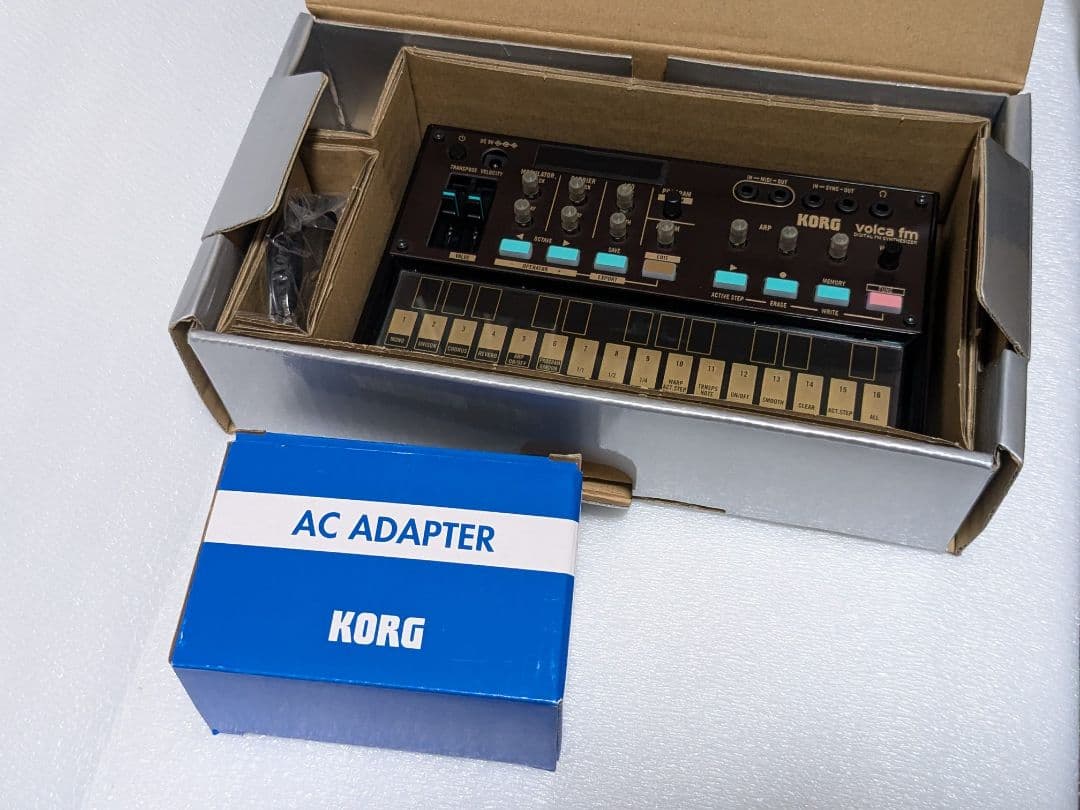 KORG VOLCA FM2 FMシンセサイザー ACアダプター付き 美品