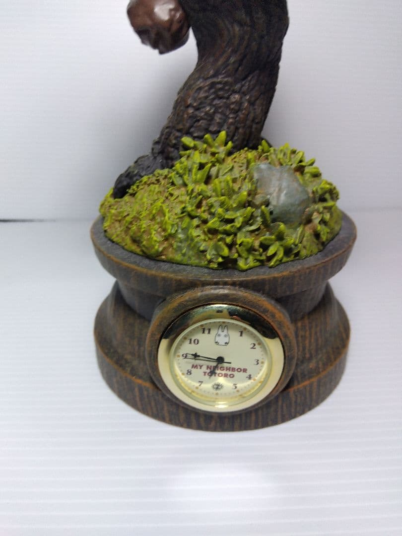 スタジオジブリ　ジオラマ置時計　となりのトトロ　松の木の下で