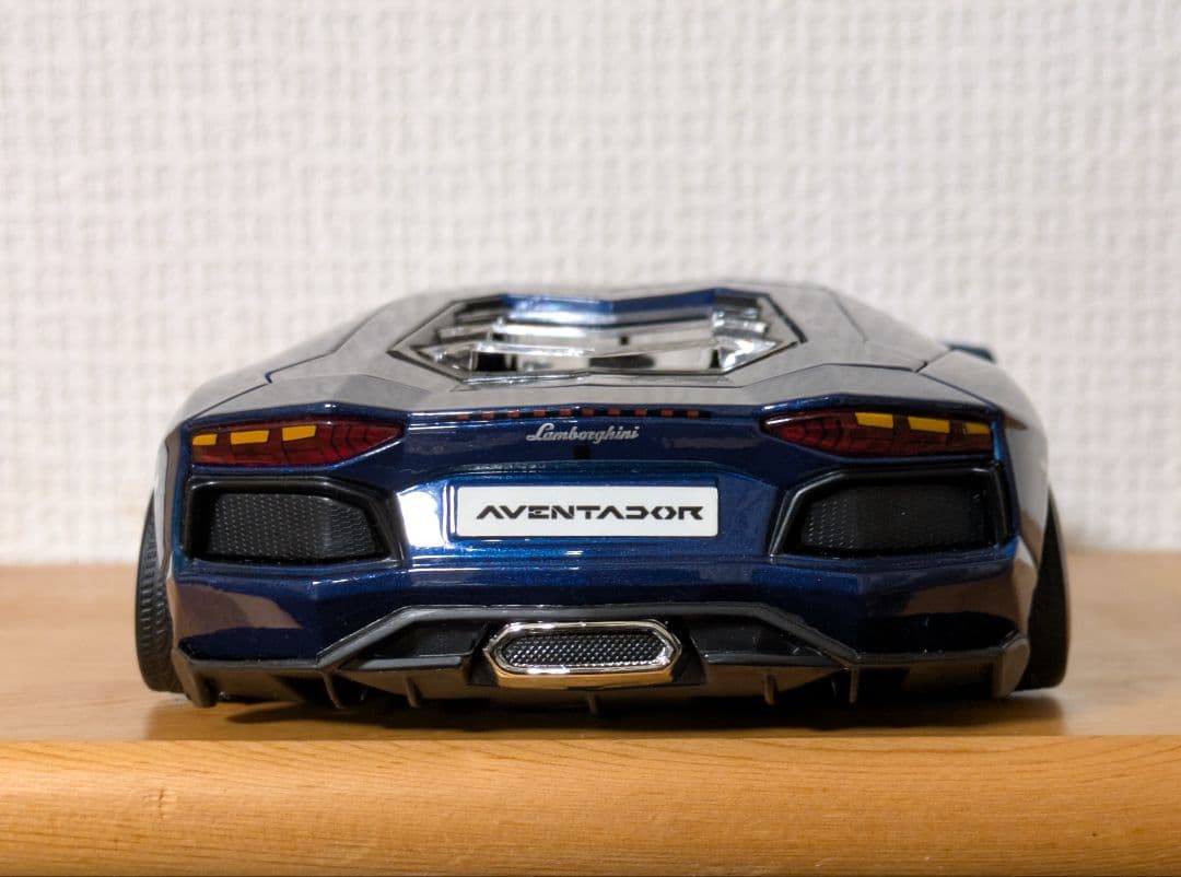 Burago ランボルギーニ アヴェンタドールLP700-4 カスタム車